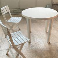 Tavolo da giardino in resina con due sedie