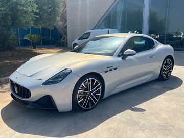 Maserati GranTurismo Modena awd auto - SUPER T-STO