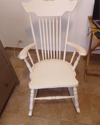 Sedia a dondolo della nonna 