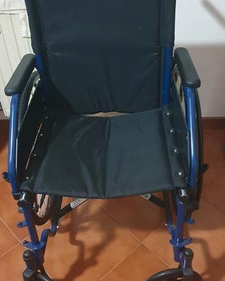 Carrozzina ausilio disabili