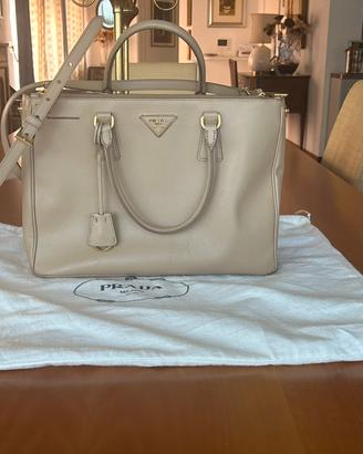 Borsa Prada modello Galleria