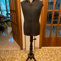 Manichino antico in legno e base in legno