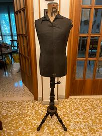 Manichino antico in legno e base in legno