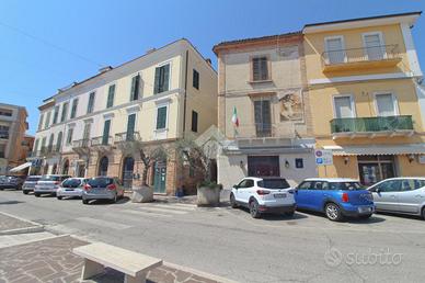 CASA SEMINDIPENDENTE A MOSCIANO SANT'ANGELO