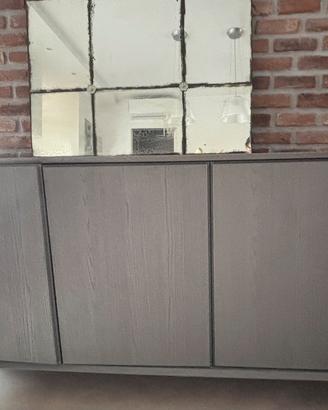 Madia/credenza