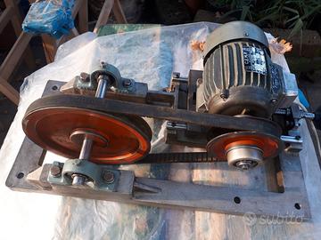 Riduttore variatore v380 giri finali40