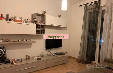 OSTIA TRILOCALE ARREDATO Con BALCONE/P.AUTO