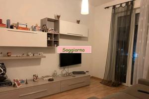 OSTIA TRILOCALE ARREDATO Con BALCONE/P.AUTO