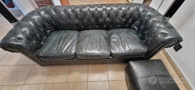 divano letto chesterfield  in pelle.