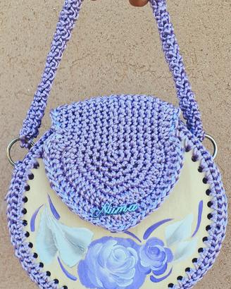 borsa dipinta e sferruzzata a mano