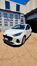 5000 km Toyota Yaris Mazda