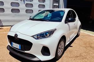 5000 km Toyota Yaris Mazda