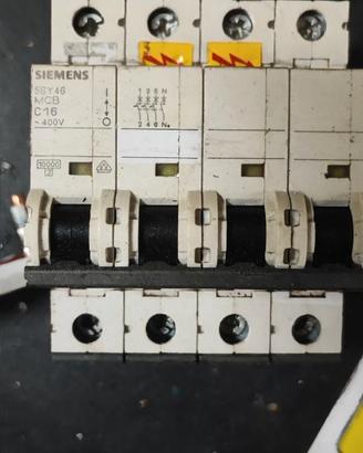 magnetotermico 16a trifase Siemens