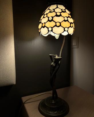 Abat-jour in ottone stile liberty e vetro tiffany