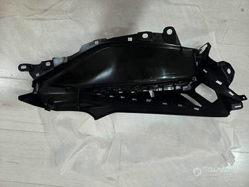 PEDANA POGGIA PIEDI SX - X MAX 125