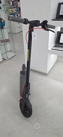 Monopattino XIAOMI Electric Scooter 4 Pro 400W