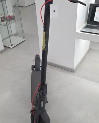 Monopattino XIAOMI Electric Scooter 4 Pro 400W