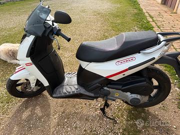 Rambla 125 scooter