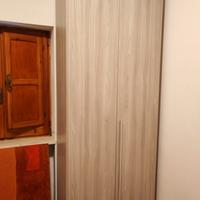 letto piazza e mezzo materasso e armadio due ante