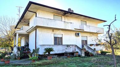 CASA INDIPENDENTE A LATINA