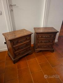Coppia Comodini Classici Legno Lavorato 