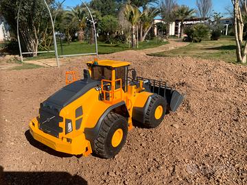 Volvo L260H radiocomandata