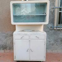 Antica credenza