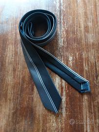 Cravatta uomo grigio e nero sottile