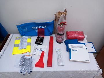 kit pronto soccorso Europa Dacia Duster 