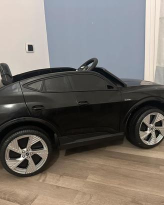 Macchina per bambini 12V Audi E-tron Sportback