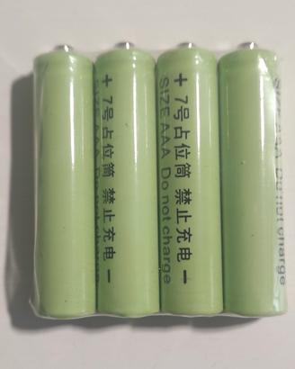 CONFEZIONE N.4 FINTE BATTERIE MINI STILO TRIPLA A