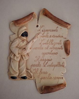 Quadretto con pulcinella in creta