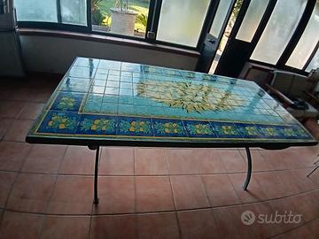 tavolo in ferro battuto