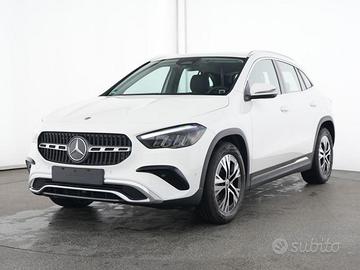 MERCEDES-BENZ GLA 180 Automatic Progressive Adva