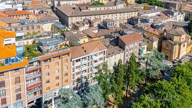 3 LOCALI A PARMA