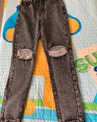 Jeans strappati Shein ragazza
