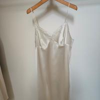 Sottoveste in seta pura. 