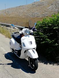 vespa GTS super 300 impeccabile 
