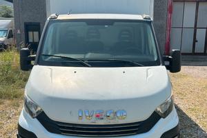 Furgone iveco daily 35 c14 sponda idraulica