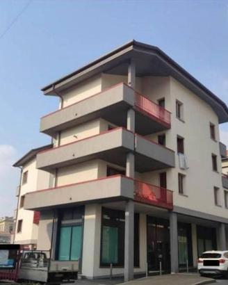 Immobile in asta di 311 m² con 3 locali e box auto