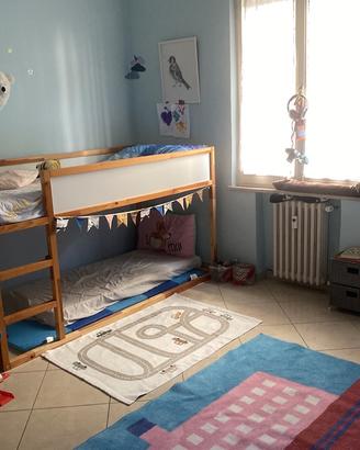 Letto Kura Ikea 90 x 200 con tenda dinosauri