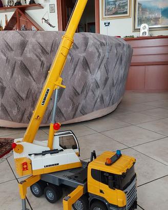 Camion autogrù Scania grande Bruder