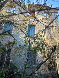 Terreni e case al rustico