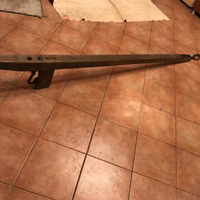 Antico aratro di legno da collezione