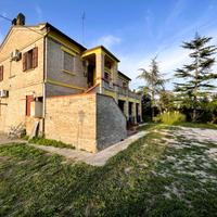 Casa Colonica con Terreno - Fermo