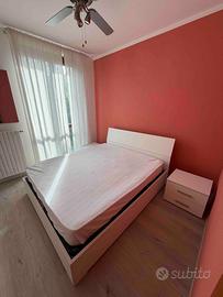 LETTO MATRIMONIALE  + 2 COMODINI + 3 CUSCINI