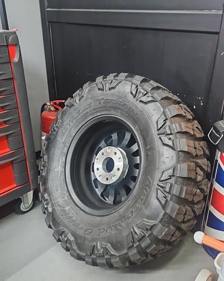 Cerchi più gomme Jeep