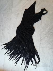 Abito nero con perline e pailettes