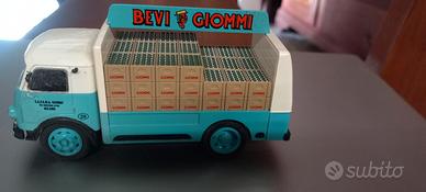 modellino furgone bevi giommi 1957