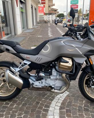 Moto Guzzi V100 Mandello - 2025
